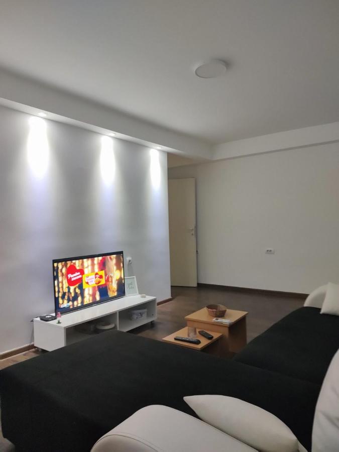 Obrenovac In Apartman U Samom Centru Obrenovca公寓 外观 照片