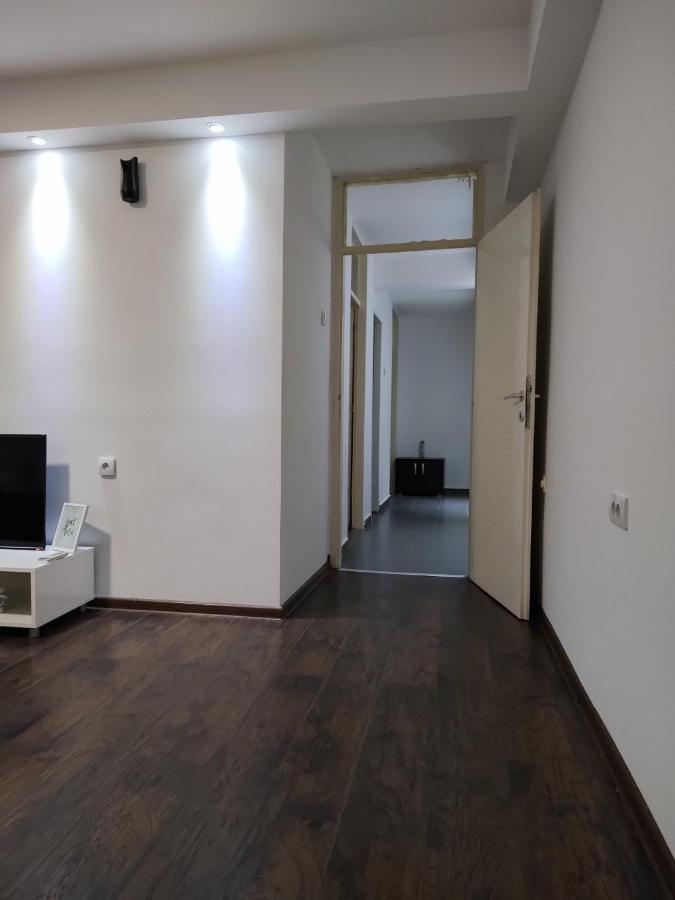 Obrenovac In Apartman U Samom Centru Obrenovca公寓 外观 照片