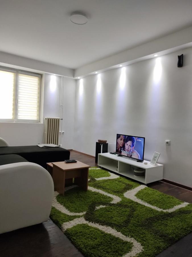 Obrenovac In Apartman U Samom Centru Obrenovca公寓 外观 照片