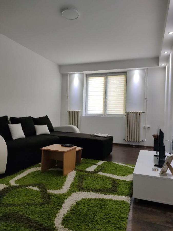 Obrenovac In Apartman U Samom Centru Obrenovca公寓 外观 照片